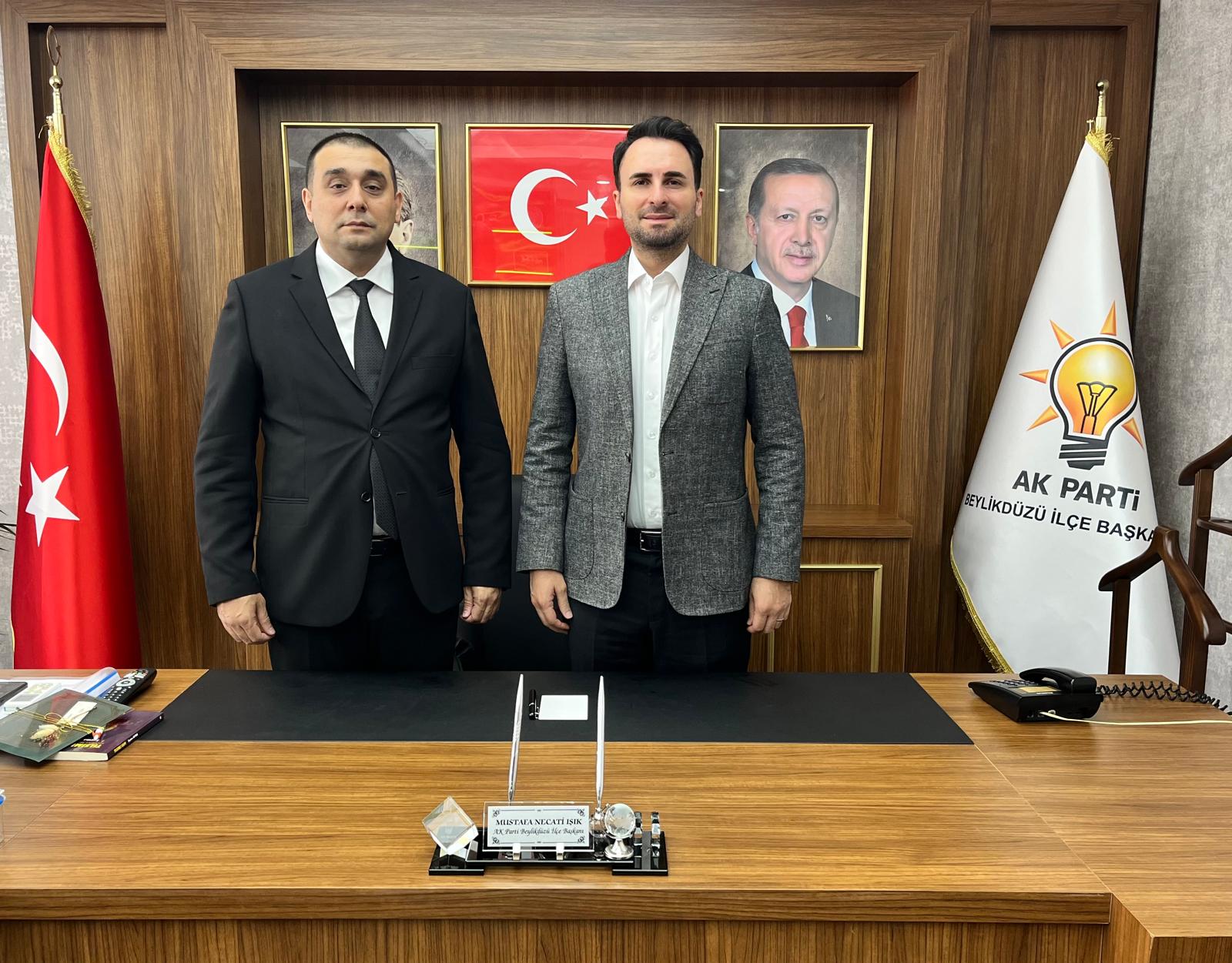 Beylikdüzü İlçe Emniyet Müdürümüz Sn. Serkan Aslan, İlçe Başkanımız Mustafa Necati Işık’a hayırlı olsun ziyaretinde bulundu.