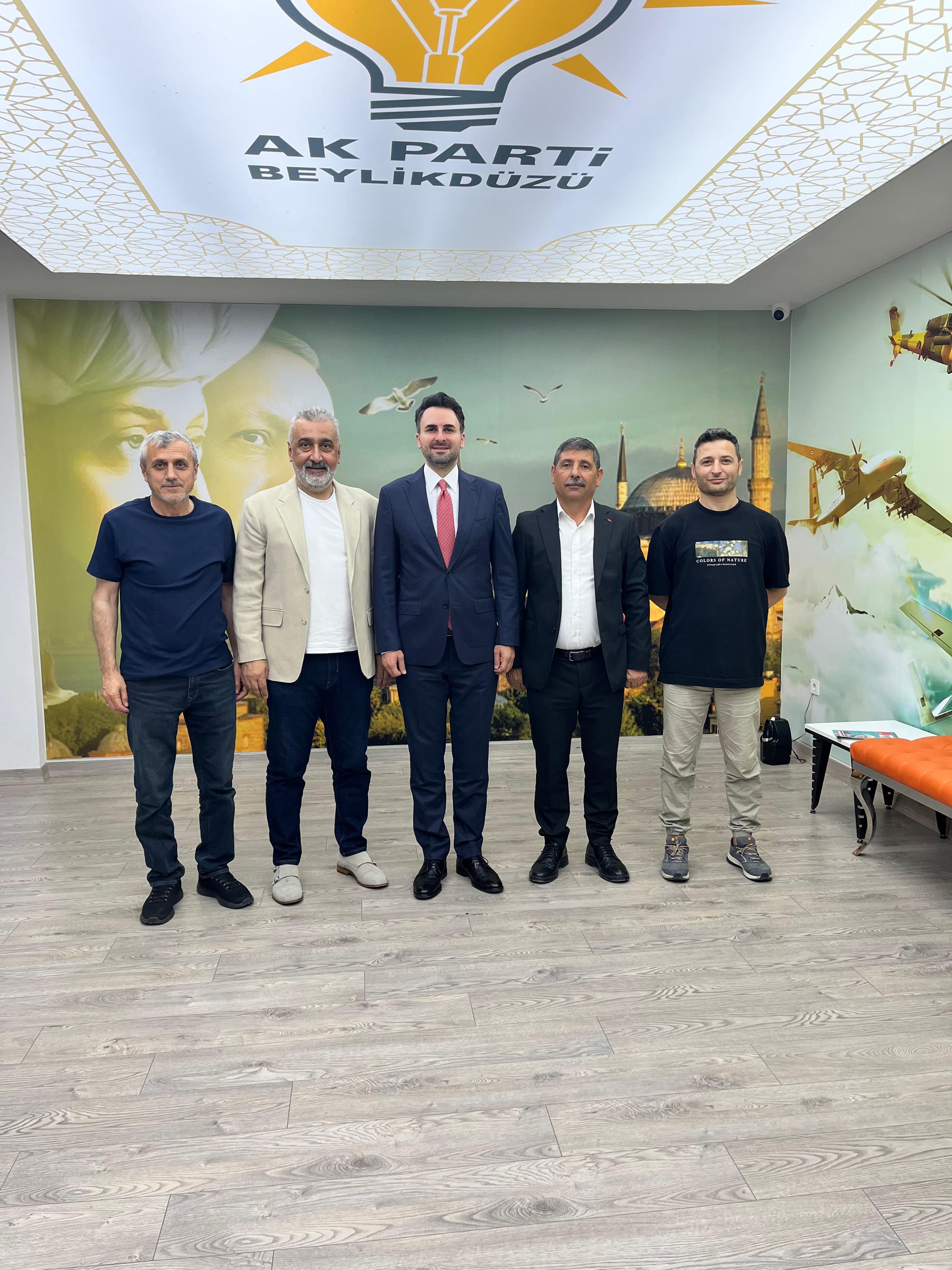 Yakuplu Mahallemizden İlçe  başkanımız MustafaNecati Işık'a  Hayırlı  Olsun  Ziyareti.