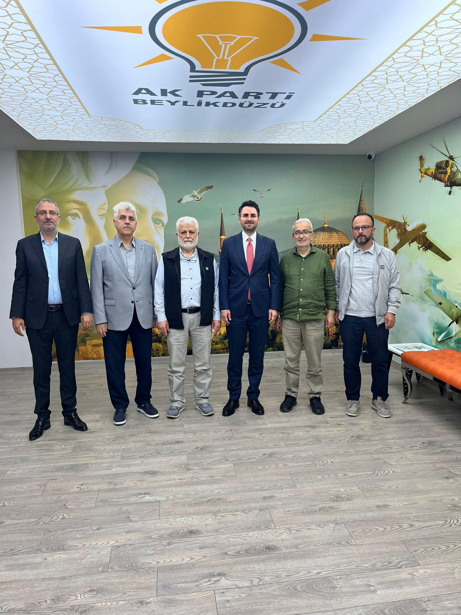 İHH Beylikdüzü Temsilcisi Sn. Ahmet Arslanoğlu ve Yönetim Kurulu Üyeleri, İlçe Başkanımız Mustafa Necati IŞIK'a hayırlı olsun ziyaretinde bulundu.